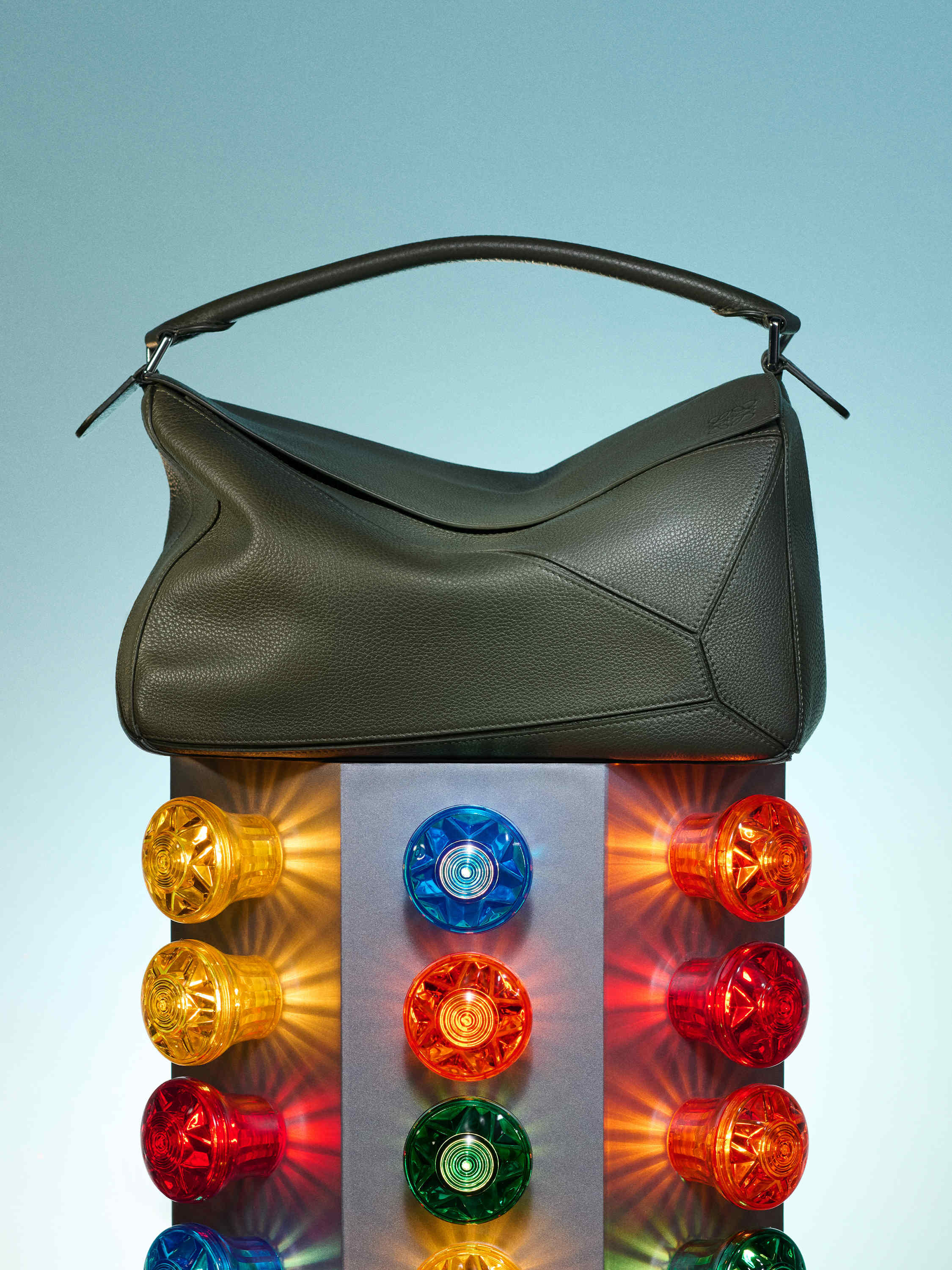 メンズ ラグジュアリーバッグ｜デザイナーズハンドバッグ｜ロエベ - LOEWE